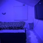 Kulta Villa, Keskellae Vuokattia Sisaeltyy Sauna, Ilmainen Pysaekoeinti, Wi-fi, 65smarttv, Oma Pieni Piha Alue, Sopii Perheille Дом отдыха