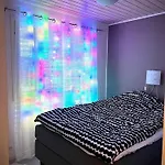 Holiday home Kulta Villa, Keskellae Vuokattia Sisaeltyy Sauna, Ilmainen Pysaekoeinti, Wi-fi, 65smarttv, Oma Pieni Piha Alue, Sopii Perheille *