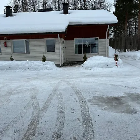 Kulta Villa, Keskellae Vuokattia Sisaeltyy Sauna, Ilmainen Pysaekoeinti, Wi-fi, 65smarttv, Oma Pieni Piha Alue, Sopii Perheille 別荘 *