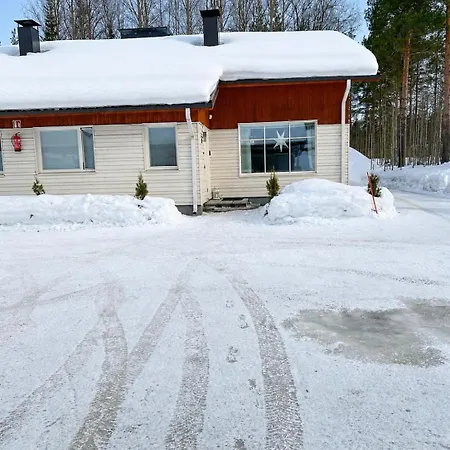 Kulta Villa, Keskellae Vuokattia Sisaeltyy Sauna, Ilmainen Pysaekoeinti, Wi-fi, 65smarttv, Oma Pieni Piha Alue, Sopii Perheille Casa vacanze *