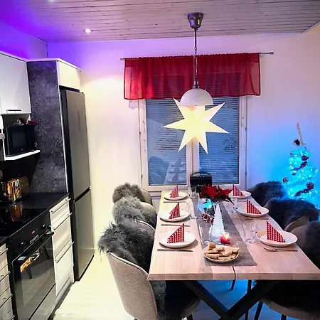 Kulta Villa, Keskellae Vuokattia Sisaeltyy Sauna, Ilmainen Pysaekoeinti, Wi-fi, 65smarttv, Oma Pieni Piha Alue, Sopii Perheille * Vuokatti