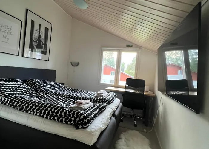 Kulta Villa, Keskellae Vuokattia Sisaeltyy Sauna, Ilmainen Pysaekoeinti, Wi-fi, 65smarttv, Oma Pieni Piha Alue, Sopii Perheille