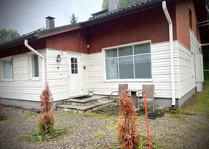 Kulta Villa, Keskellae Vuokattia Sisaeltyy Sauna, Ilmainen Pysaekoeinti, Wi-fi, 65smarttv, Oma Pieni Piha Alue, Sopii Perheille 부오카티