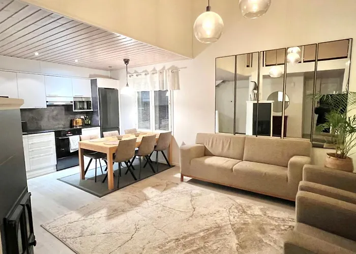 Kulta Villa, Keskellae Vuokattia Sisaeltyy Sauna, Ilmainen Pysaekoeinti, Wi-fi, 65smarttv, Oma Pieni Piha Alue, Sopii Perheille 펜션 부오카티